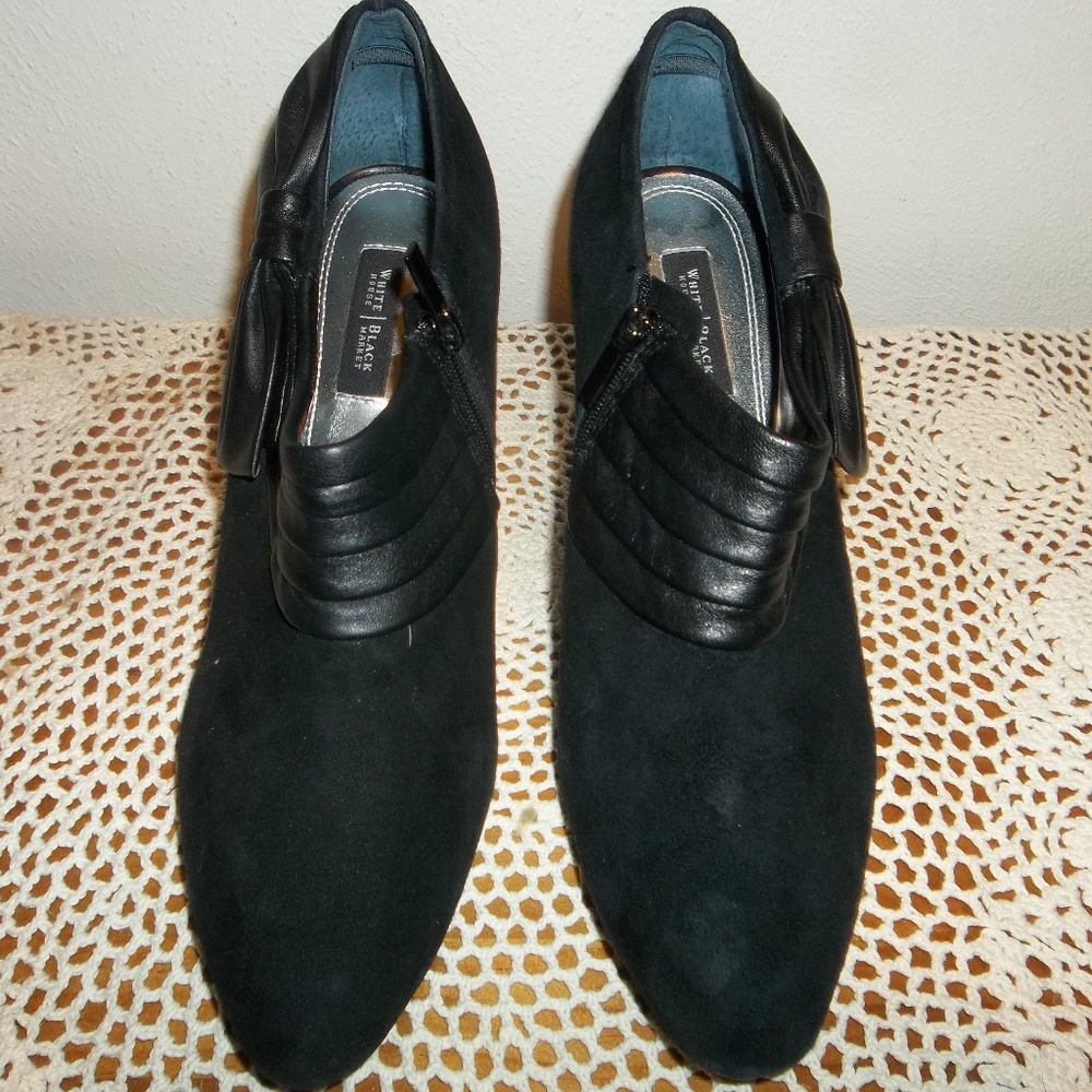 White House/Black Market Bootie Black Suede Size 8